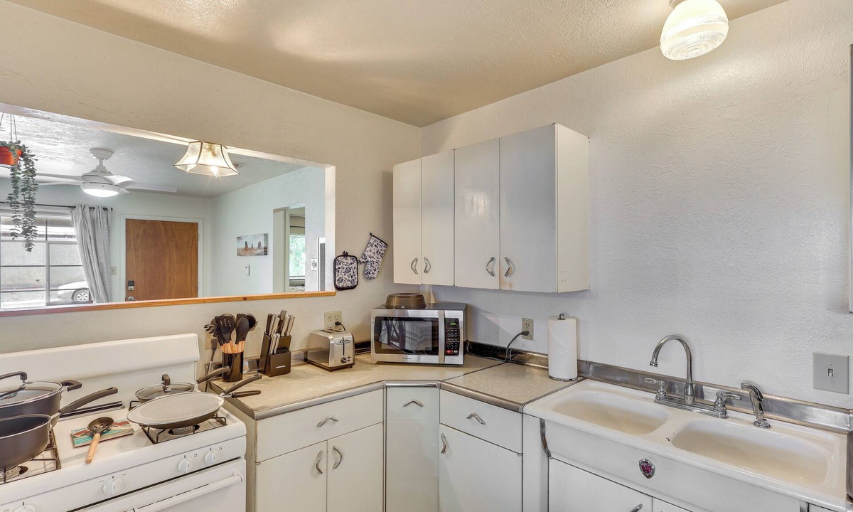 Farmington House | Pet-Friendly Farmington Retreat w/Fenced Patio