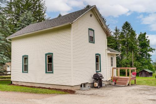 Wellsboro House | Pets Welcome! All-Season Getaway in Wellsboro