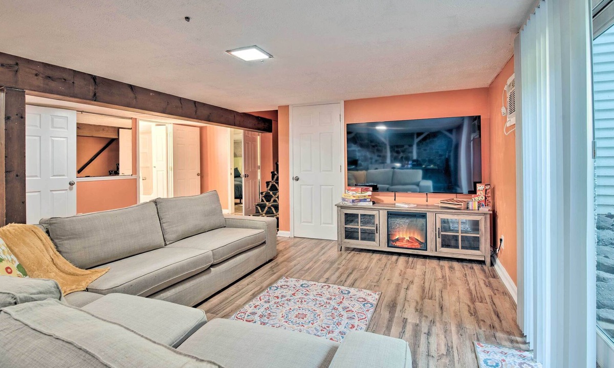 Tunkhannock Township House | Poconos Home w/ Hot Tub, Game Room & Lake Access!