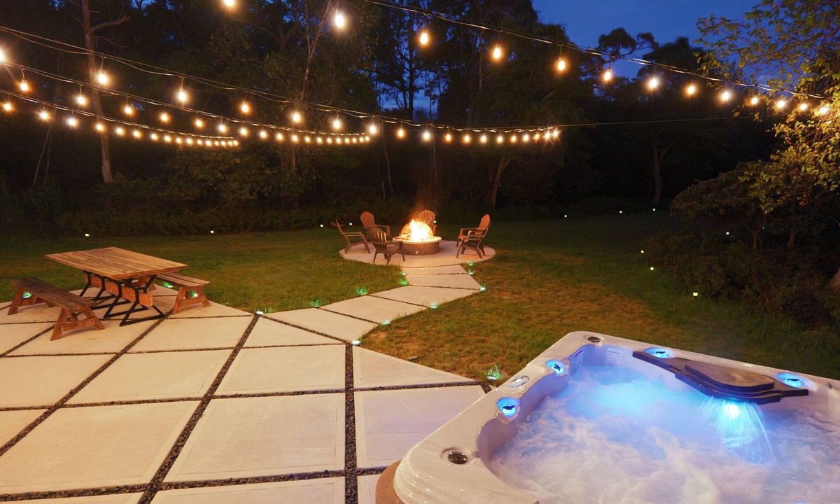 Tunkhannock Township House | Poconos Summer Getaway with Hot Tub + Game Room FUN! HUGE LAKE - The SHYRE House