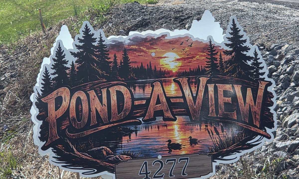 Newville House | Pond-A-View 3-bedroom Rancher with views of the mountain and rolling fields.