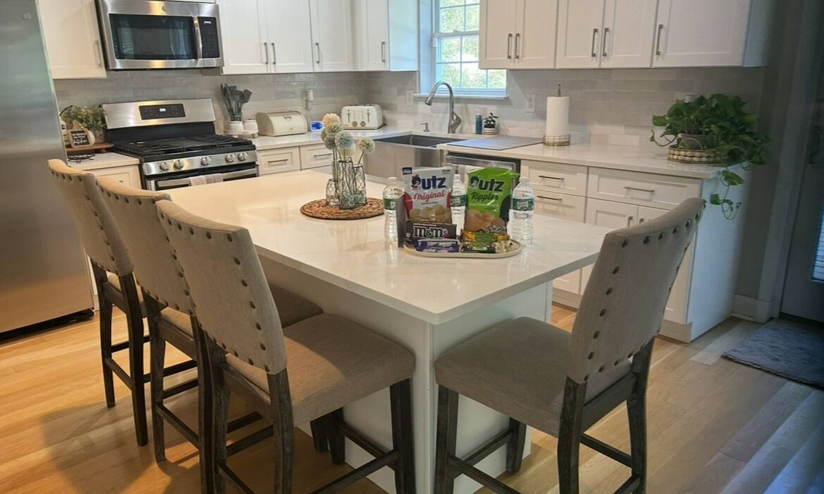 Port Jefferson Station House | Port Jefferson Home Near Stony Brook University SBU