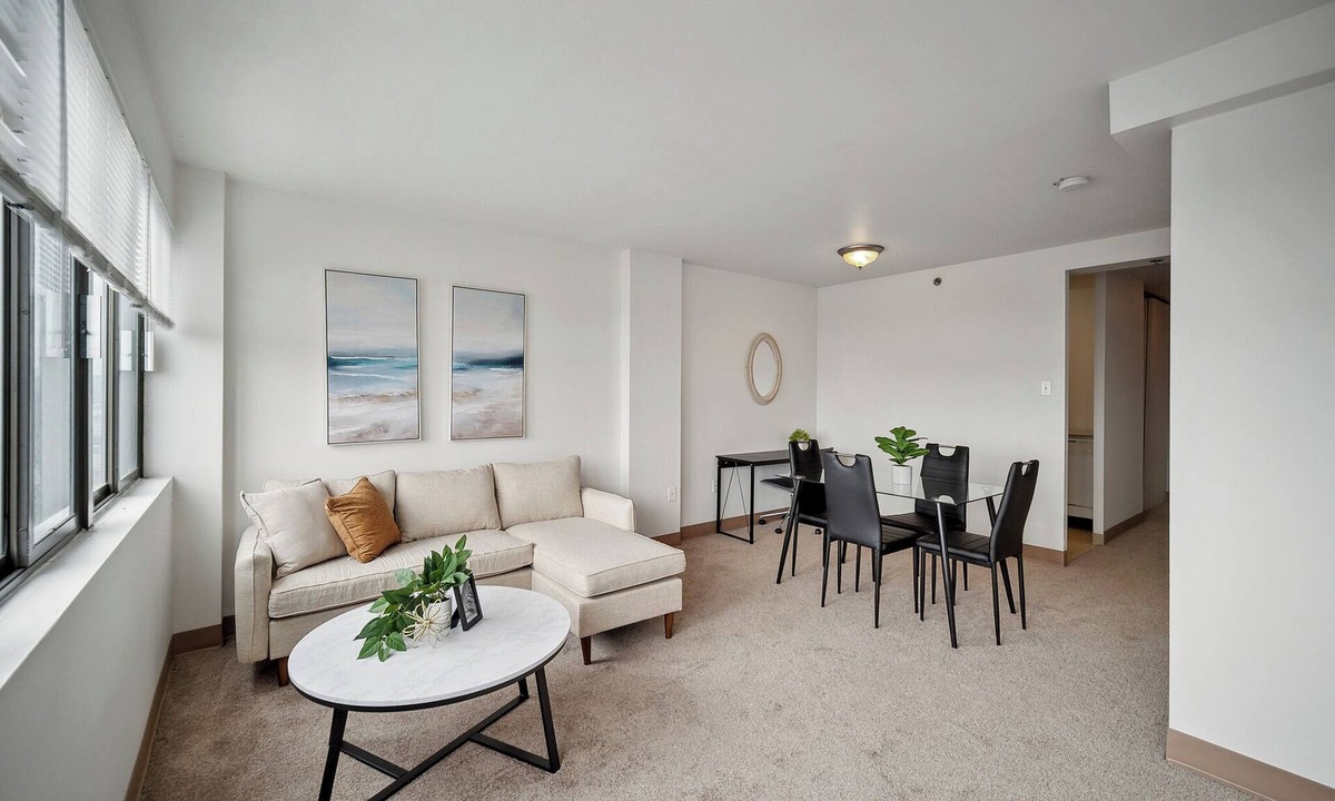 Downtown Harrisburg Apartment | PP 2312 Modern Corporate 1br, pool, Gym