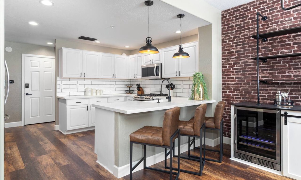 North Scottsdale Condo | Premier Gated Luxury 2BR + Office | Mountain Views
