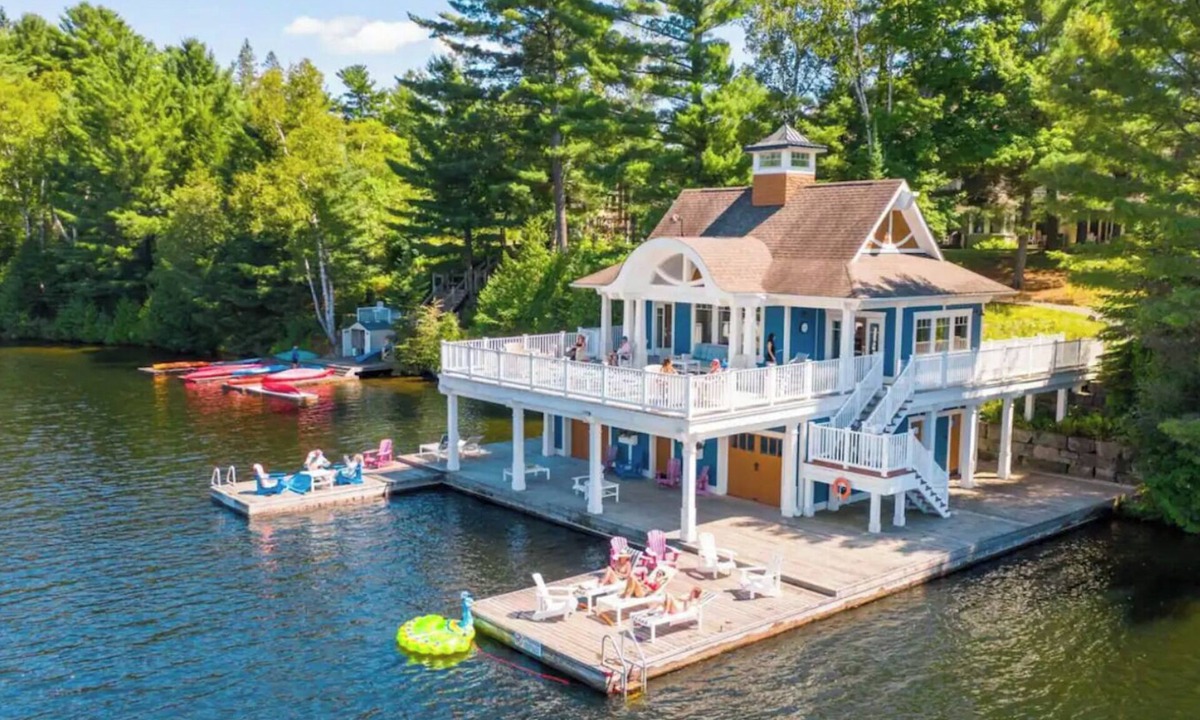 Baysville Resort | Prime Muskoka Resort ~ Beach ~ Pool ~ Watercraft ~ Lake of Bays