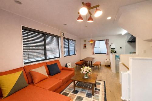 Shinjuku Villa | Prime Shinjuku - 12min to Kabukicho - Quiet Park Area - Entire House - 3BD 6Beds - 70 sqm 750 sqft