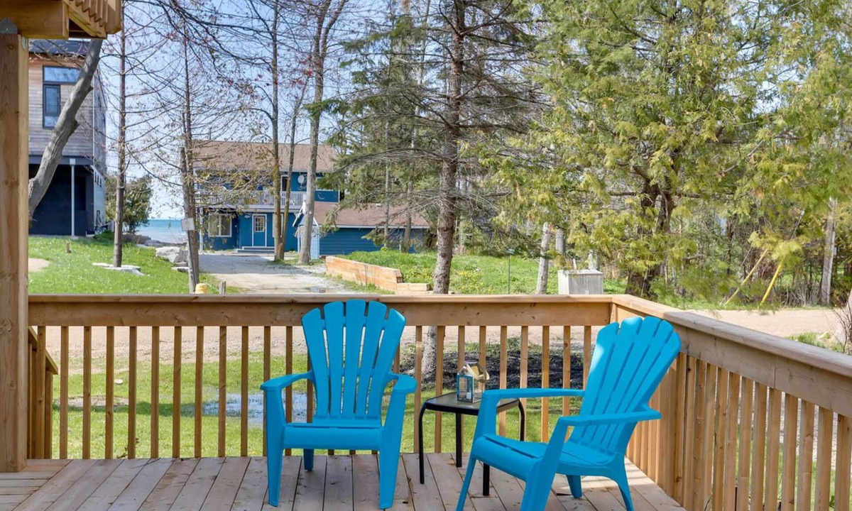 The Blue Mountains Cottage | Private Beach access with dozens of 5-star reviews! Stunning and Spacious!