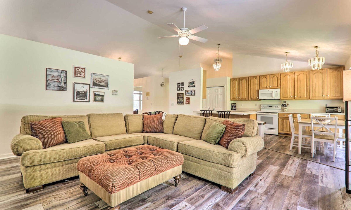 Thompson House | Private Dog-Friendly Home: 3 Mi to Elk Mountain