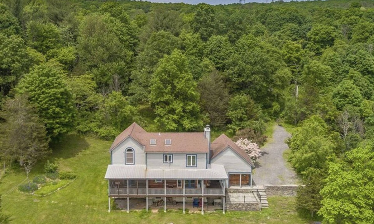 New Paltz House | Private Home with stunning views. Welcome to Cherry Tree House