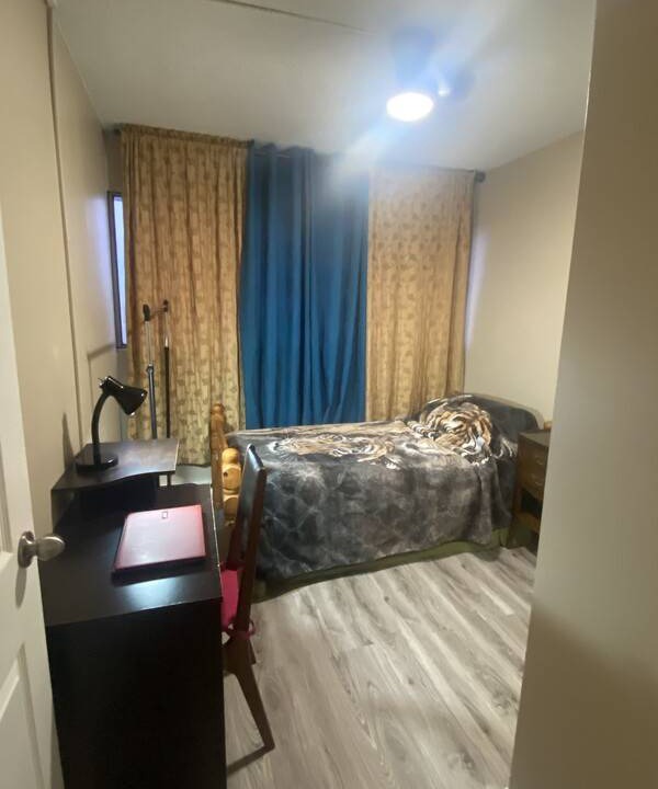 Flemingdon Park Resort | Private room ∙ 1 guest