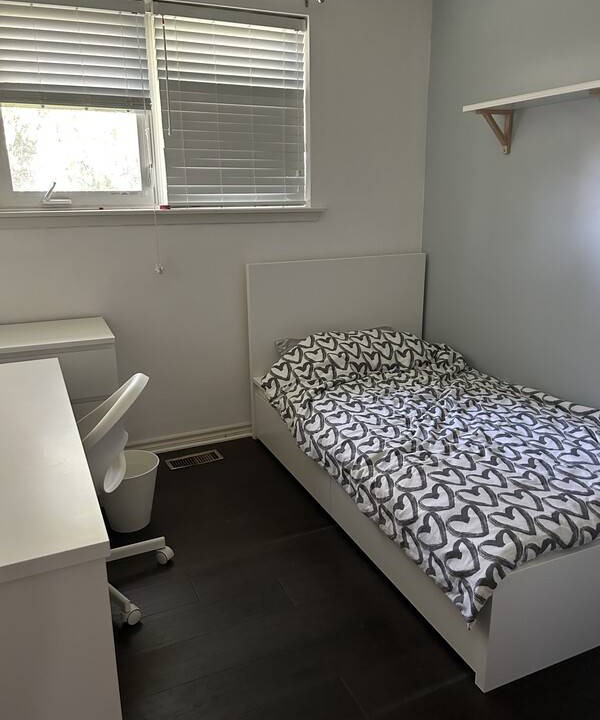 Clarkson-Lorne Park Resort | Private room ∙ 1 guest