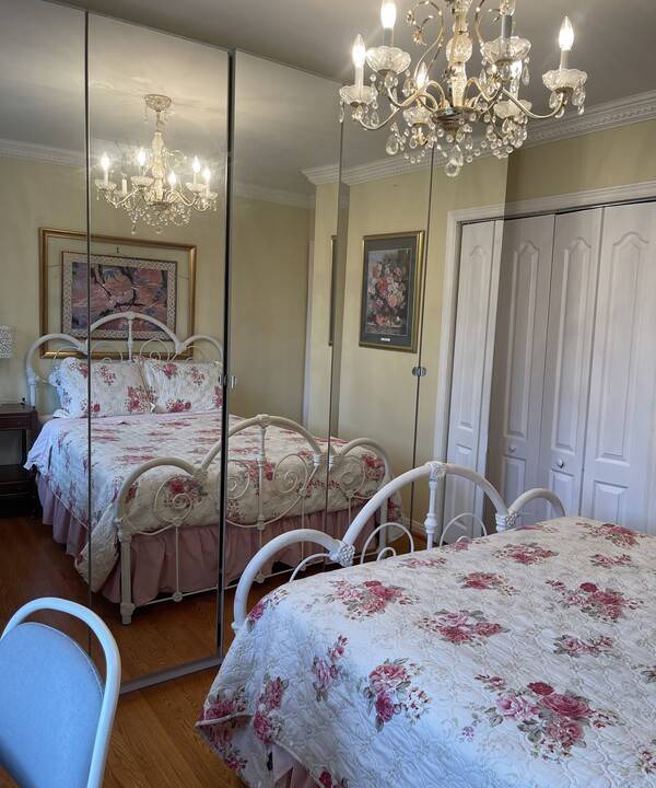 Clarkson-Lorne Park Resort | Private room ∙ 2 guests
