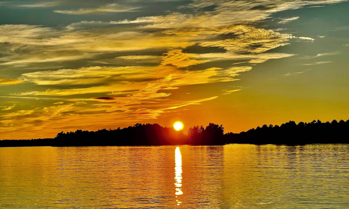 The Archipelago Cottage | Private West-Facing Lakeside Retreat - Stunning Shoreline & Sunsets