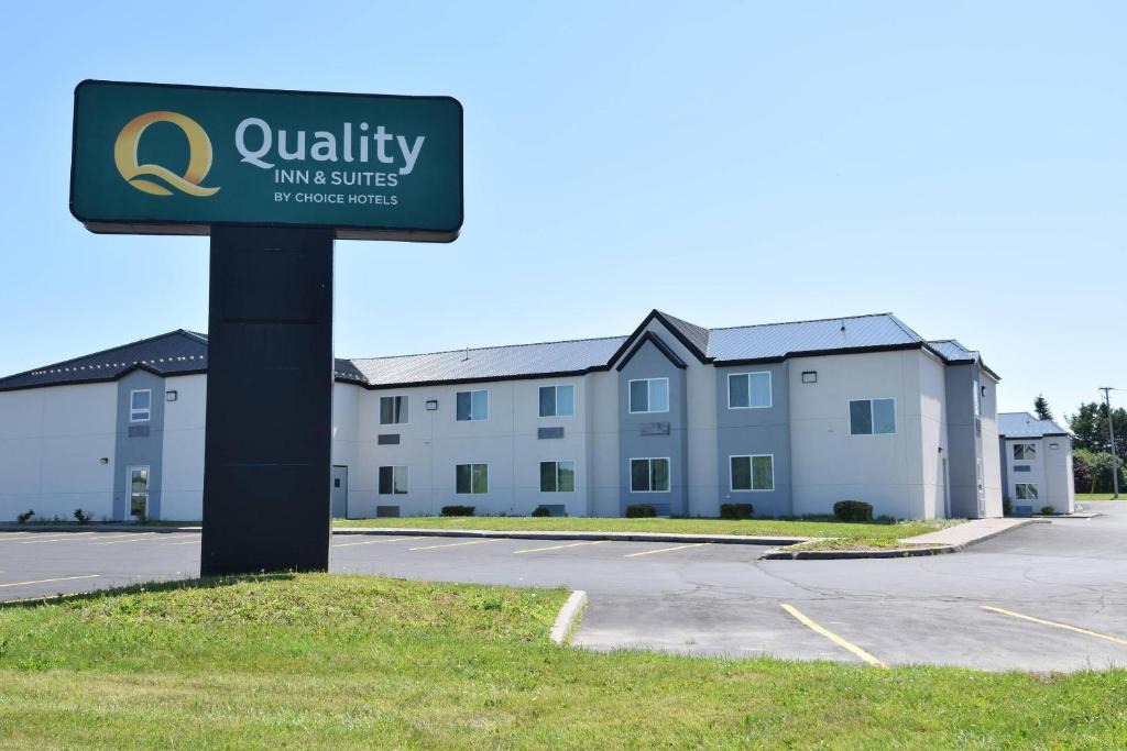 Calcium Hotel | Quality Inn & Suites Watertown Fort Drum