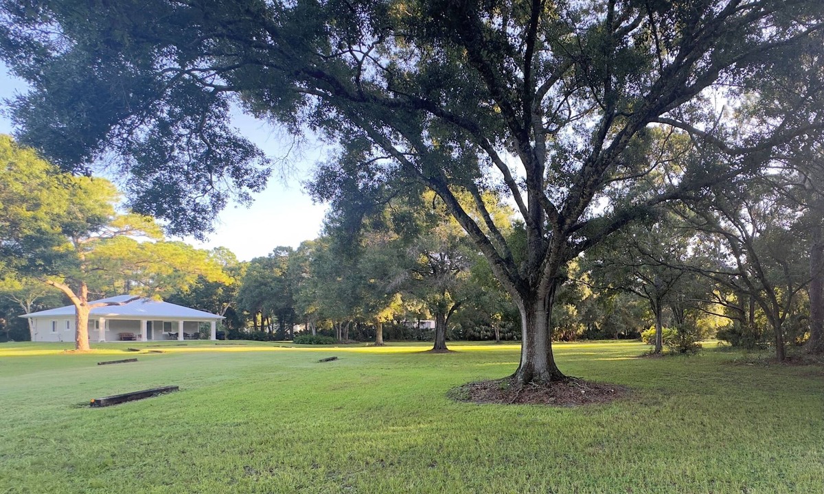 Fort Pierce House | Quiet and Secluded. Breakfast Included,
