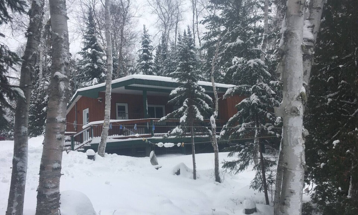 Kearney Cottage | Quiet Getaway- Waterfront cottage