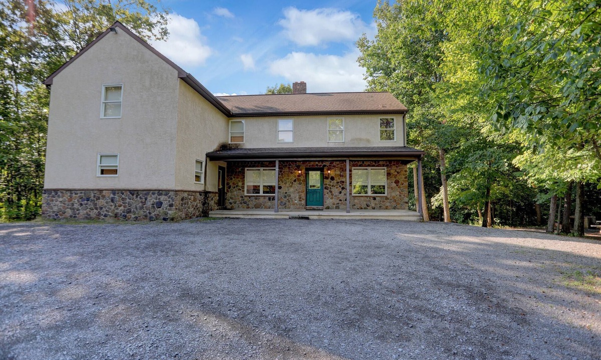 New Germantown House | Quiet mountain home in Juniata County