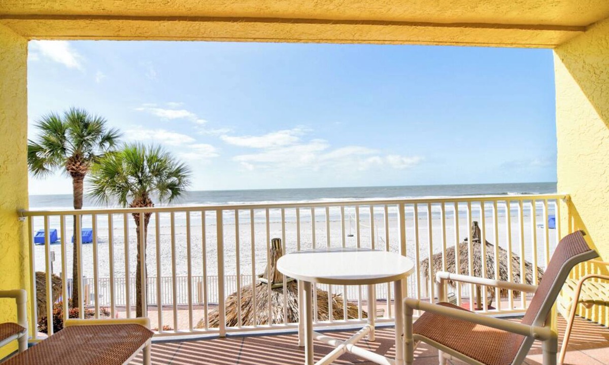North Redington Beach Condo | Ram Sea 102 is a Silver 1- bedroom 1 bath Gulf Front Condo