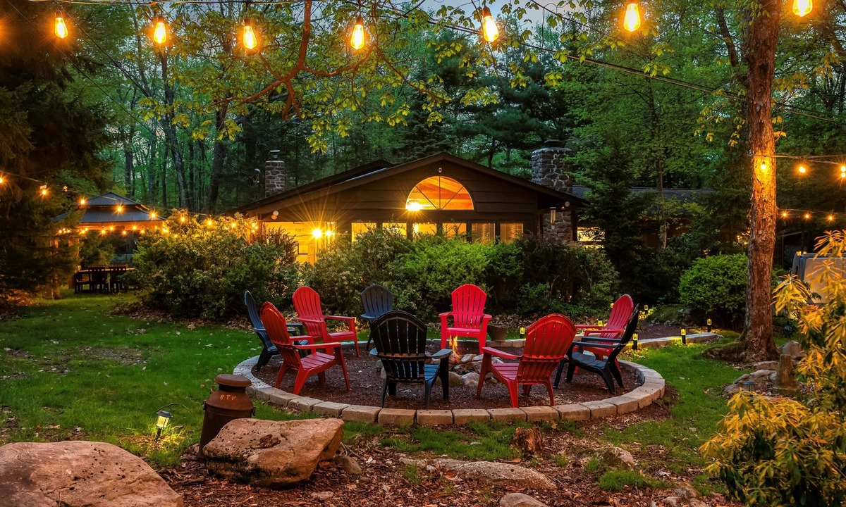 Lake Harmony Cabin | Ranch on Greenwood: Hot tub , fire pits, kayaks, Rafts, Bikes