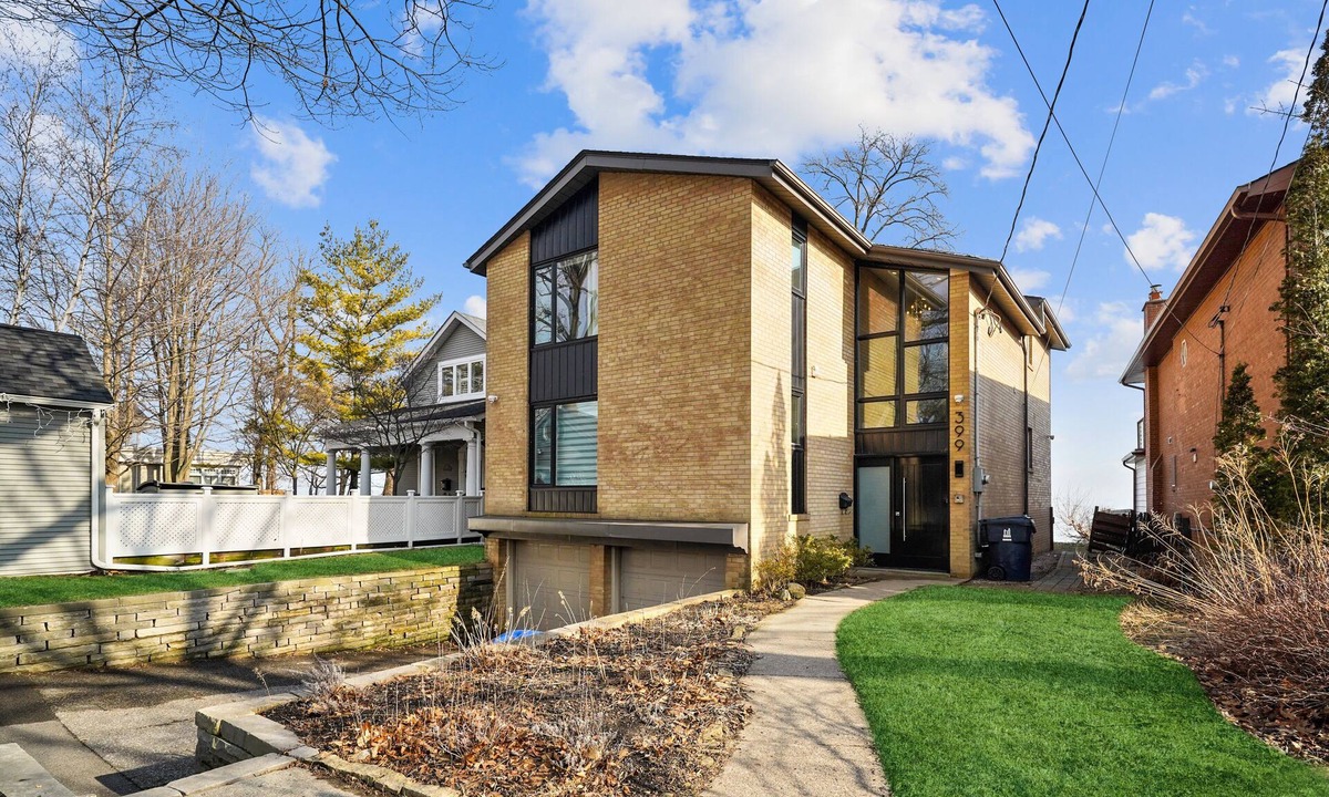 Long Branch House | Rare Waterfront 4-bedroom on the Lake