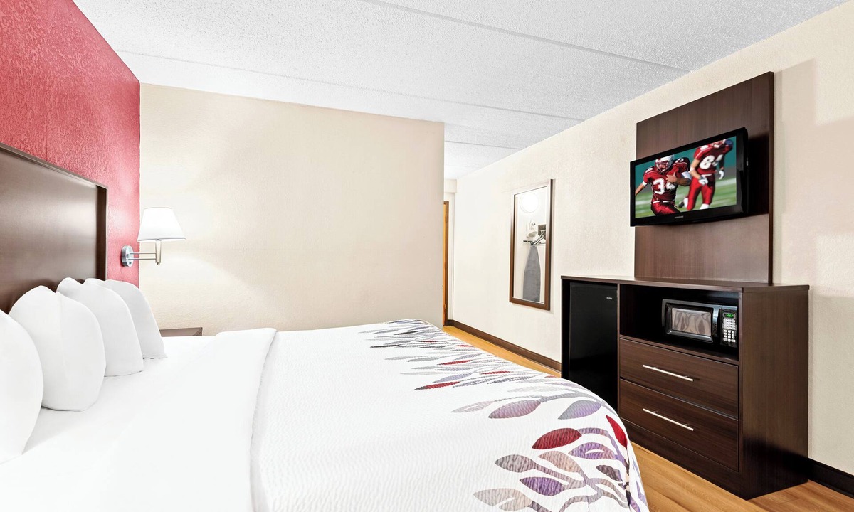 Cortland Hotel | Red Roof Inn Cortland