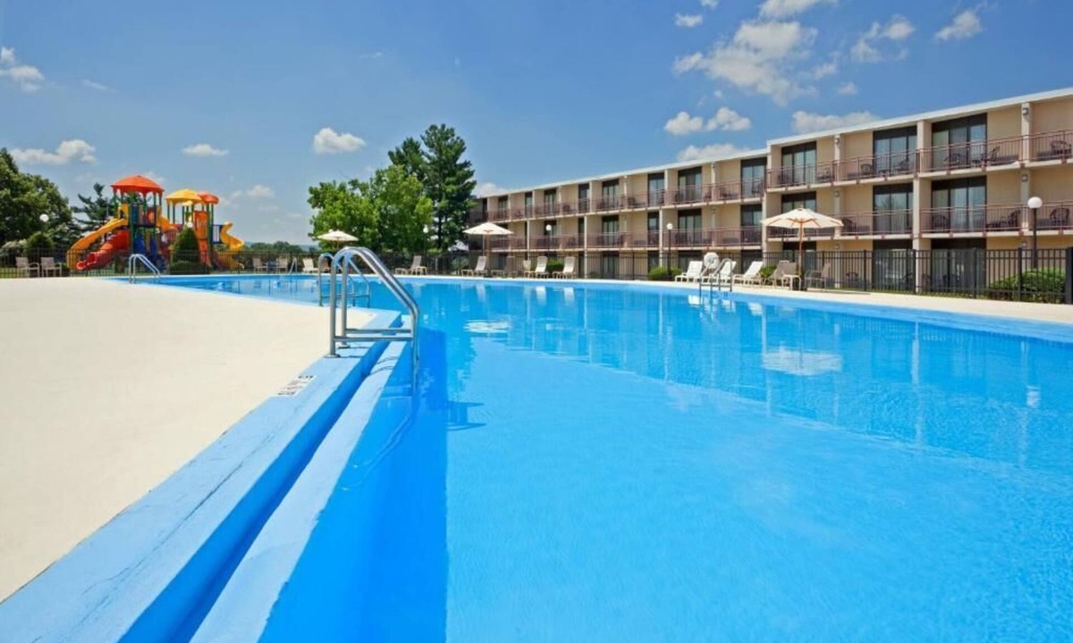 Harrisburg House | Relax in Spacious Room Near Hersheypark – Fun Family Retreat!