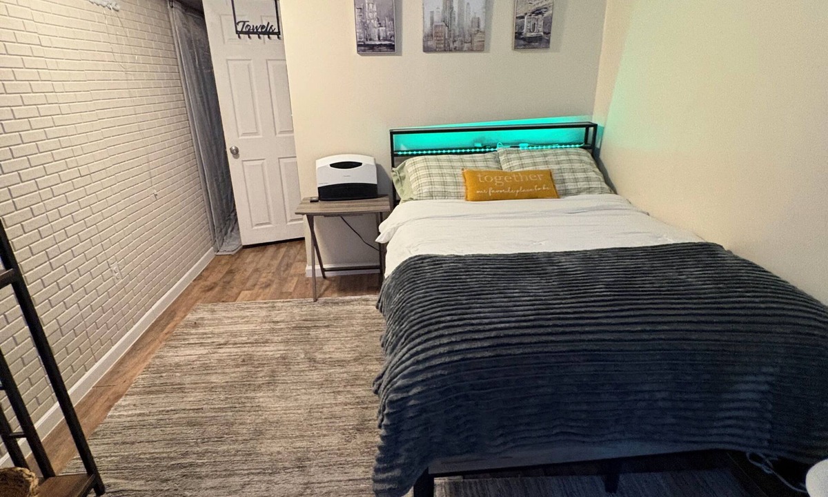 Northeast Philadelphia Apartment | Relax Spot - Private Entry 1bed 1bath Guest Suite w/Private Parking in NE Philly