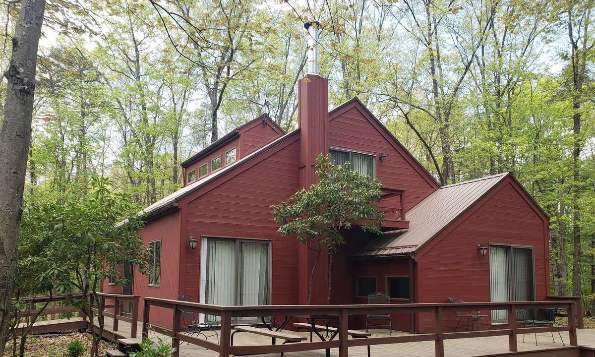 Huntingdon Cabin | Relaxing cabin in the woods, minutes to Raystown Lake!