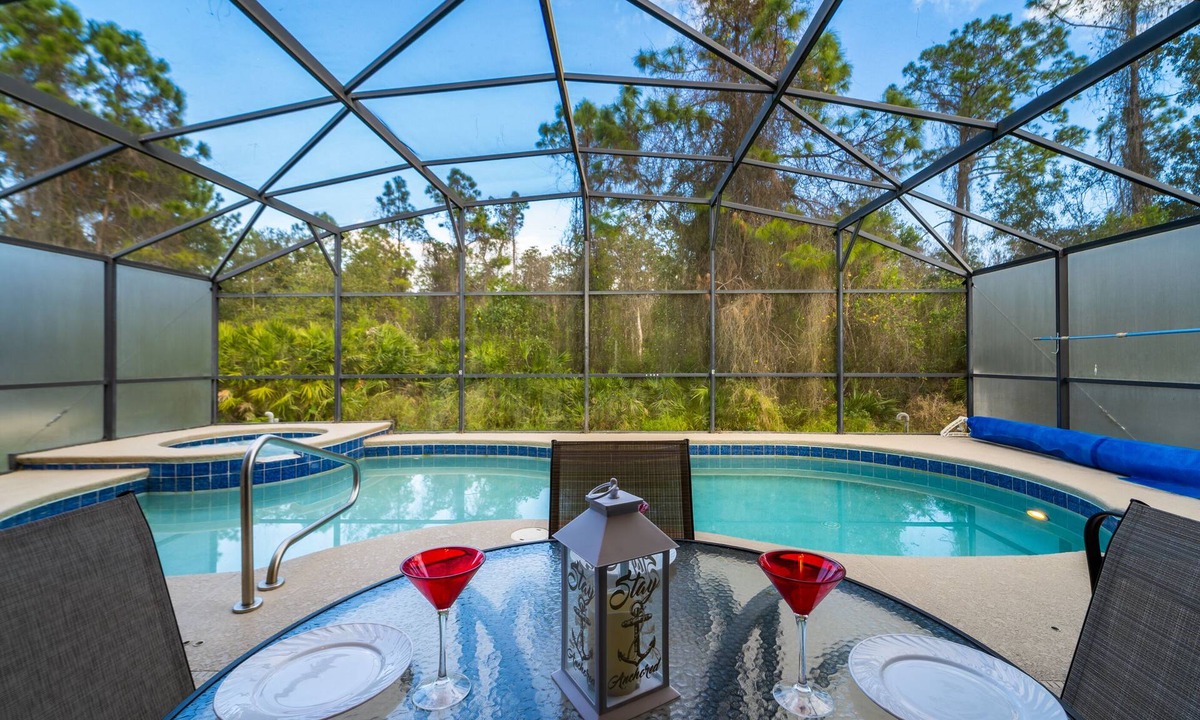Sandy Ridge House | Relaxing family Home, 5 bedroom, 3 bath room (2 ensuites) Private Pool