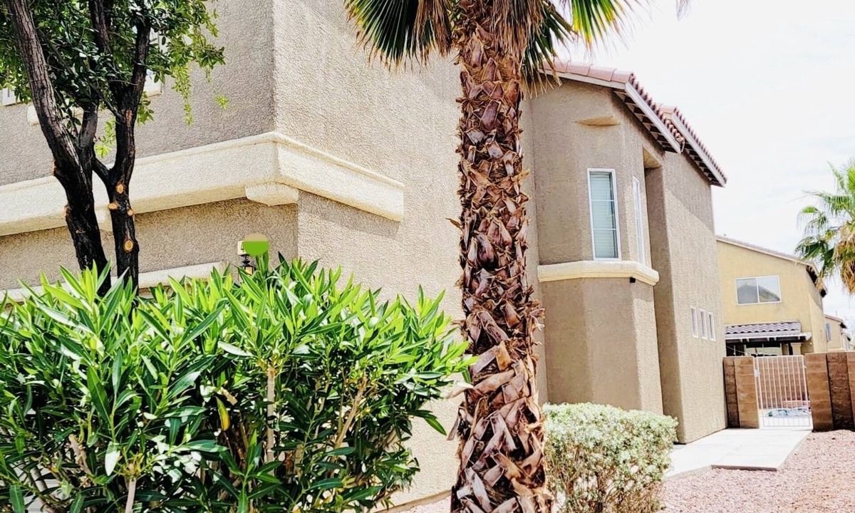Whitney House | Relaxing Vegas Home Away From Strip