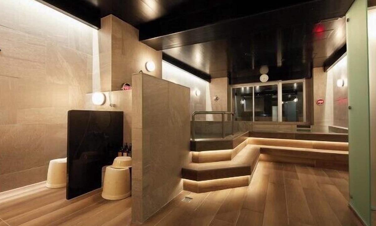 Shinbashi Hotel | Rembrandt Cabin and Spa Shimbashi - Caters to Men
