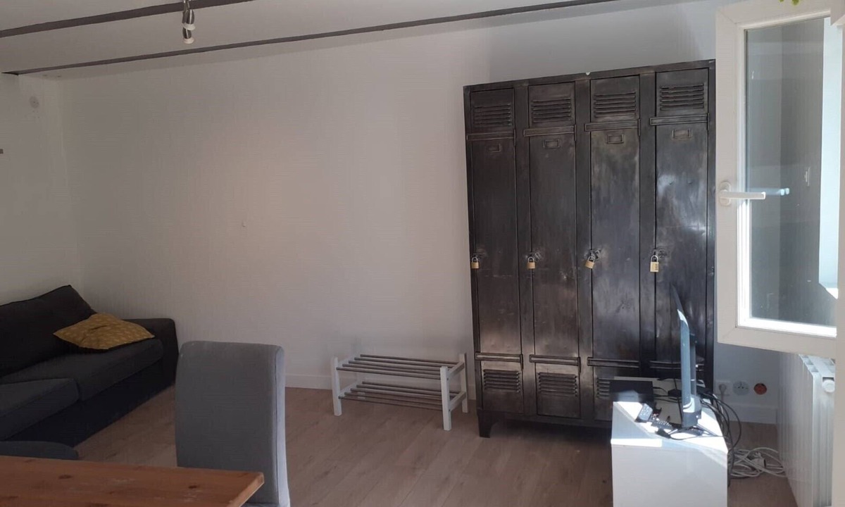 Stains Apartment | Rental-Classic-Ensuite with Shower-Garden view-Chez Polo