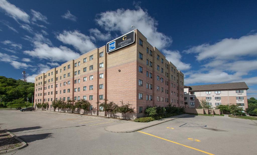 Doon South Apartment | Residence & Conference Centre - Kitchener-Waterloo