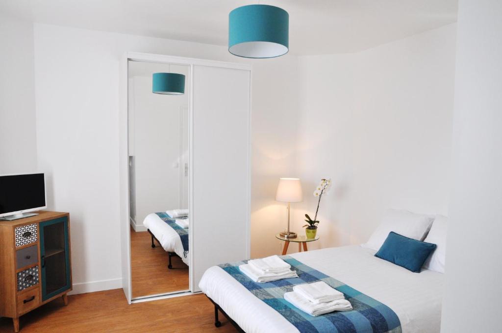Centre Apartment | RESIDENCE ROCHEGUDE-Studio n°2-PROCHE LA DEFENSE/PARIS