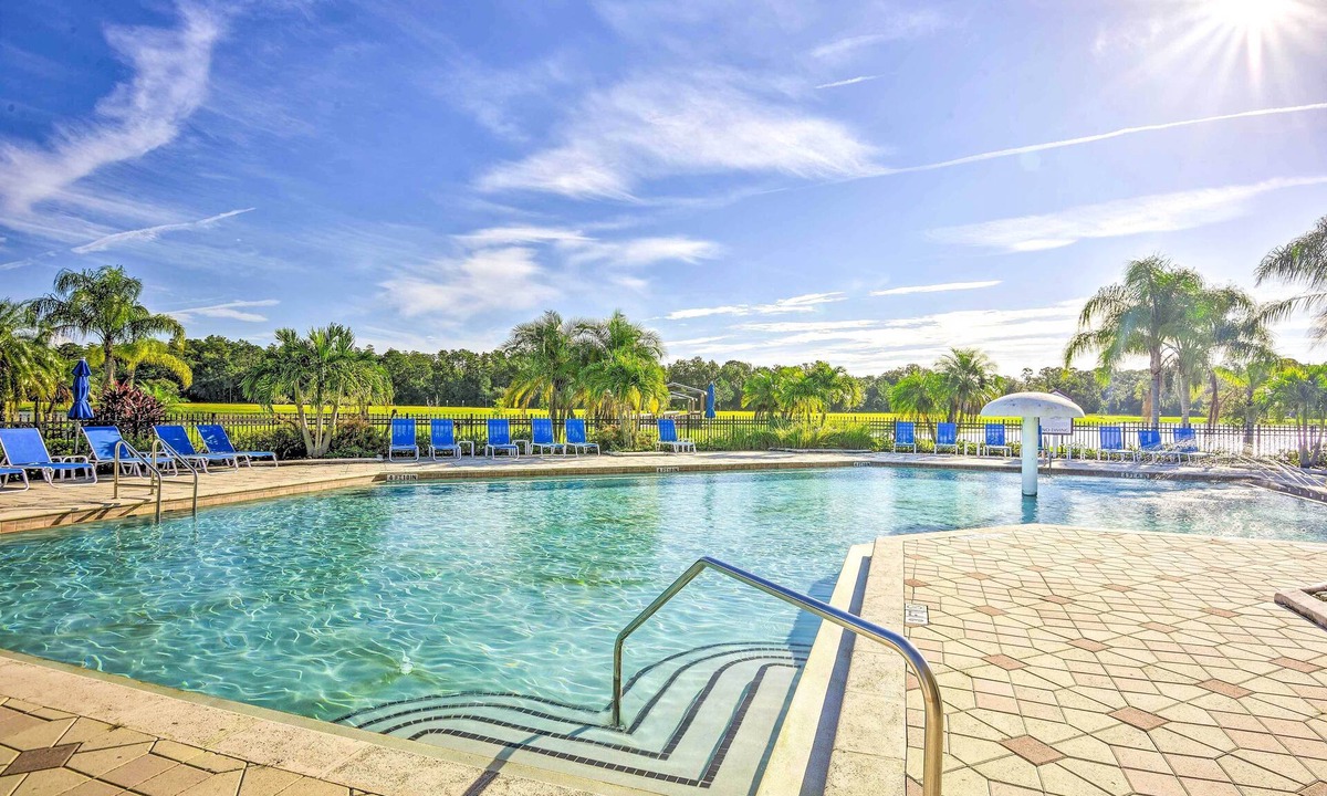 Trafalgar Village House | Resort Getaway w/Florida Room: 14 Mi to Disney!