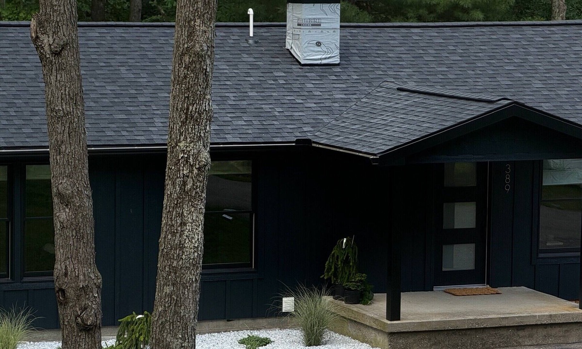 Philipsburg House | Rhodora House - Modern Stream-side Retreat