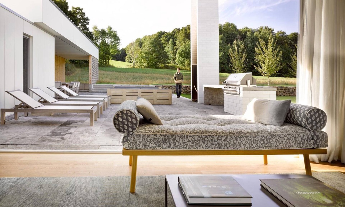 Creemore Other | Right out of a magazine! 5 bedrooms plus pool and hot tub!