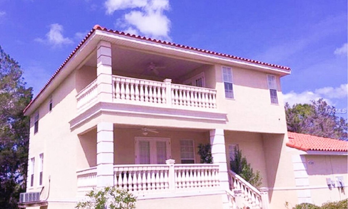 Homosassa House | River Front Marina - Great River View! Boat Slip avail. Pool, Kayaks & Bikes!