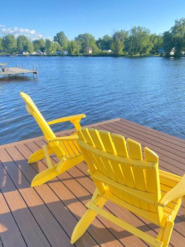 Town of Schroeppel House | River front with Fenced in yard, Dock and Pet F