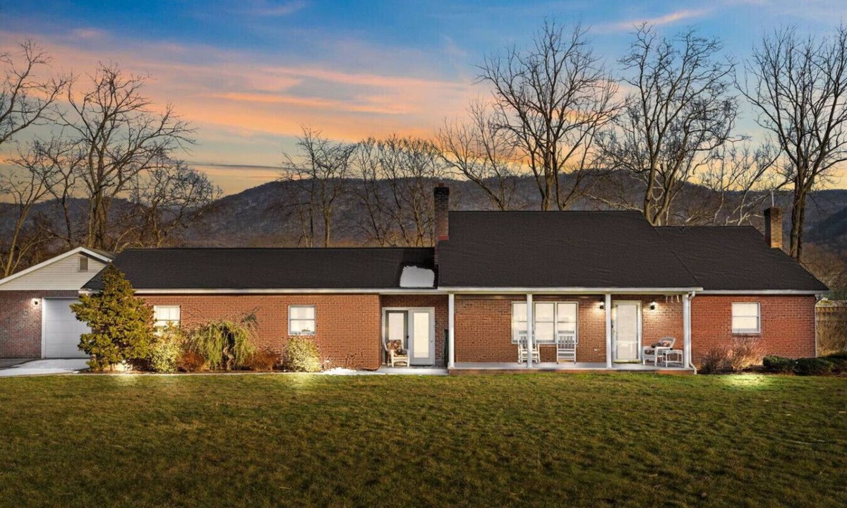Mattawana House | Riverfront, Hot Tub, Game Room, Camp Fire and More!