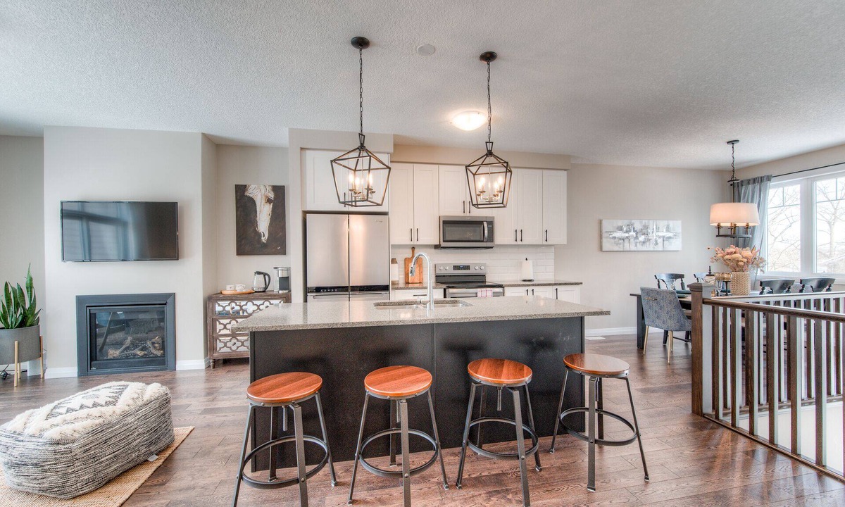 Rosemount House | RiverView retreat by forest & river, rural escape while enjoying a modern house
