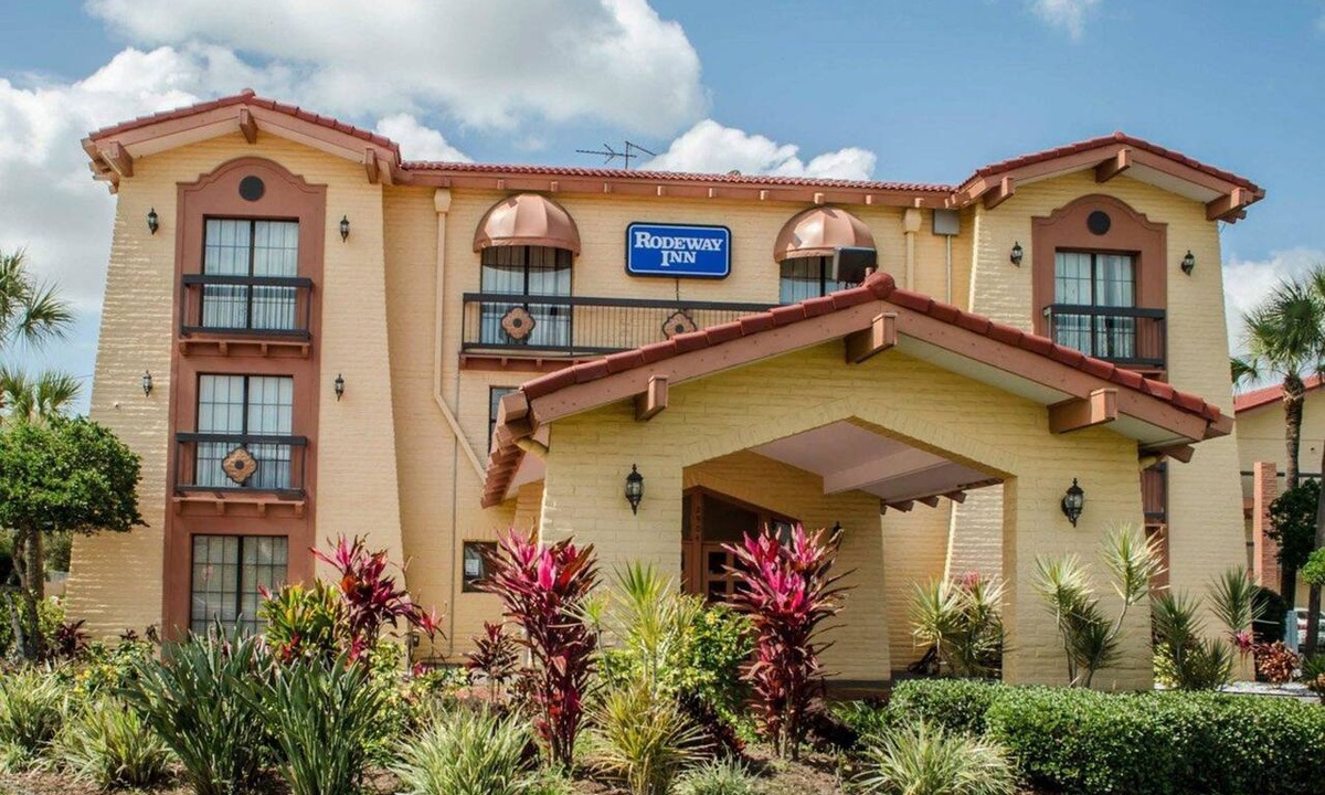 Tampa Hotel | Rodeway Inn Near Ybor City - Casino