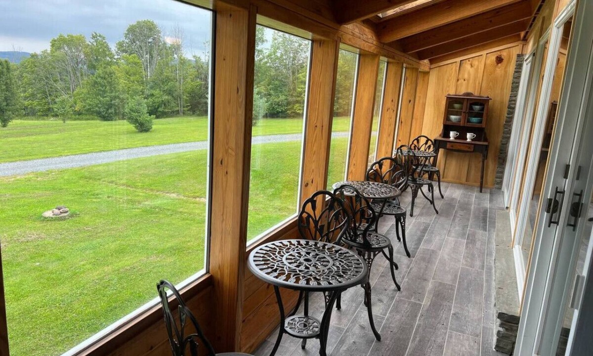Wellsboro Cabin | Romantic King Suite w/Soaking Tub + Mountain View
