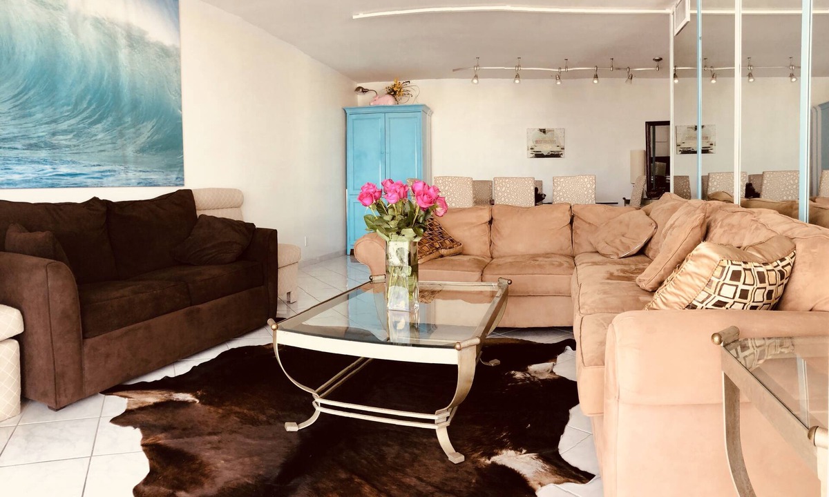 Hallandale Beach Condo | Room for rent in a beautiful 2 bed 2 bath appt with stunning view