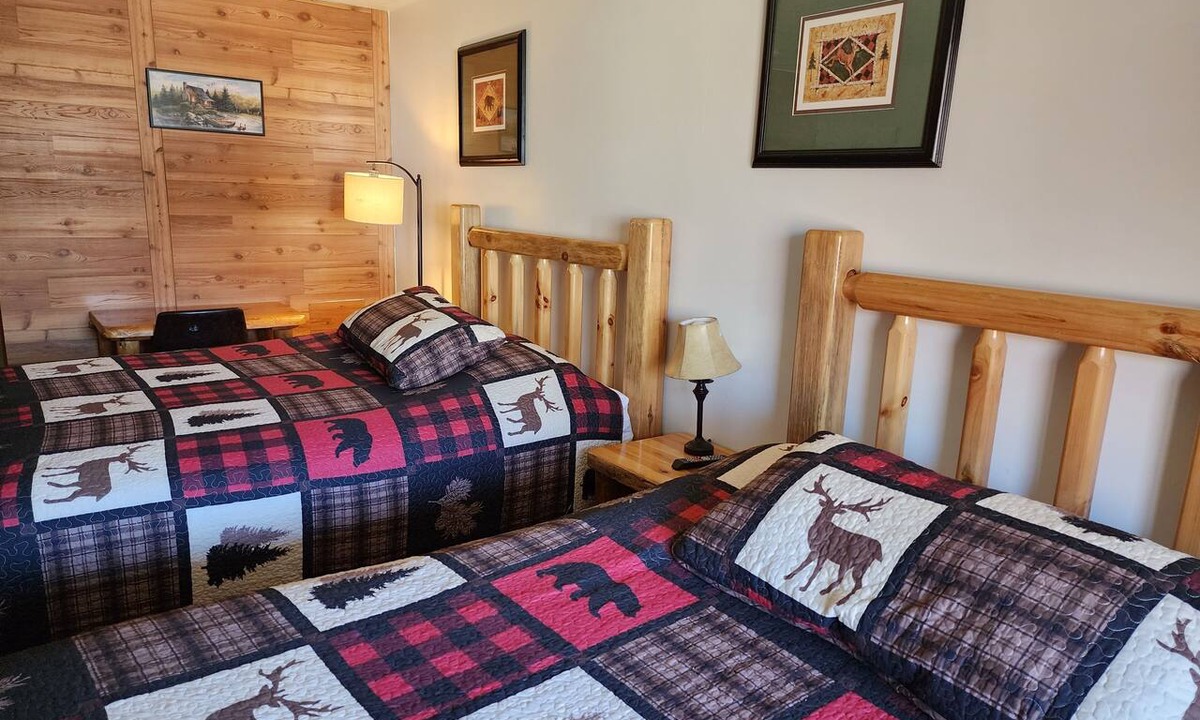 Ohiopyle Hotel | Room: Heart of Adventure - Walk to G.A.P. & Ohiopyle