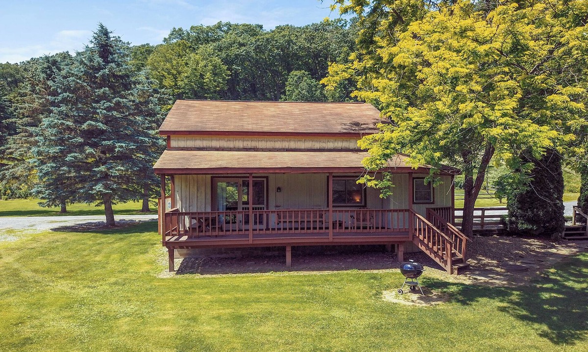 Gaines Cabin | Rough Cut Lodge - Birch Cabin