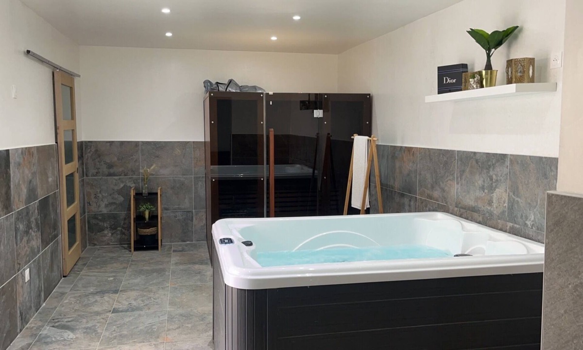 Livry-Gargan Apartment | Royal spa
