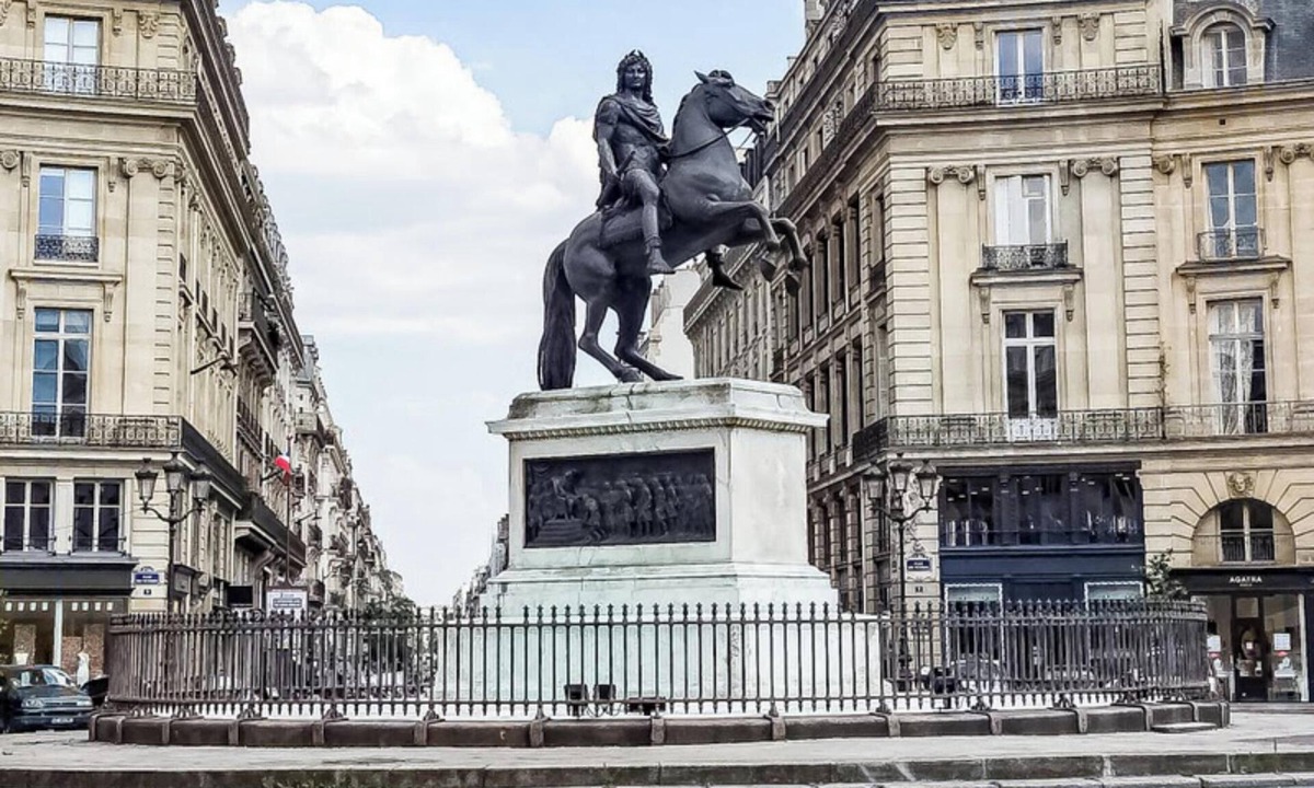 Bonne-Nouvelle Apartment | Rue Saint Sauveur Paris 1 Bedroom Apartment
