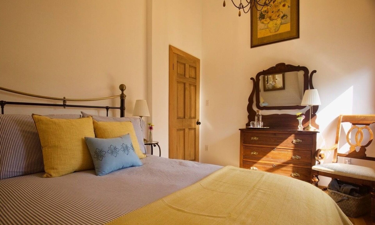 Bloomfield Bed & Breakfast | Runaway Rooster B&B - The Nest
