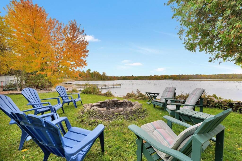 Kirkfield House | Rustic cottage on Canal Lake